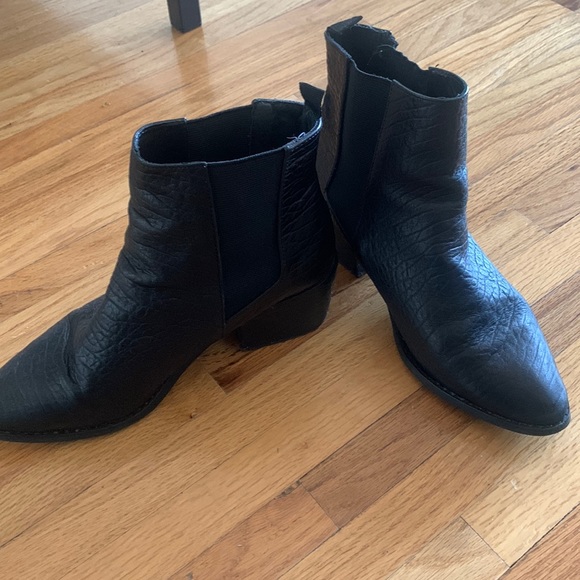 Black booties - Picture 1 of 2